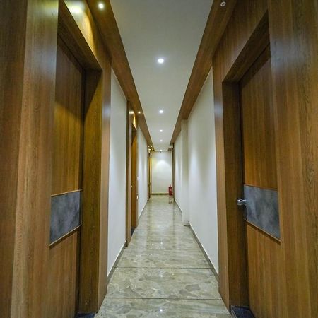 Hotel New Empire Ахмедабад Екстериор снимка