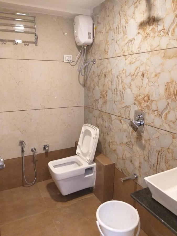 Hotel New Empire Ахмедабад Екстериор снимка